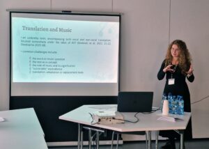 Fotografia z obrad sekcji konferencji naukowej Przestrzenie przekładu 8