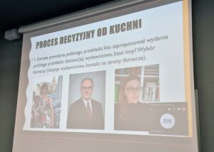 Fotografia z obrad sekcji konferencji naukowej Przestrzenie przekładu 8