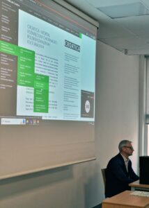 Fotografia z obrad sekcji konferencji naukowej Przestrzenie przekładu 8